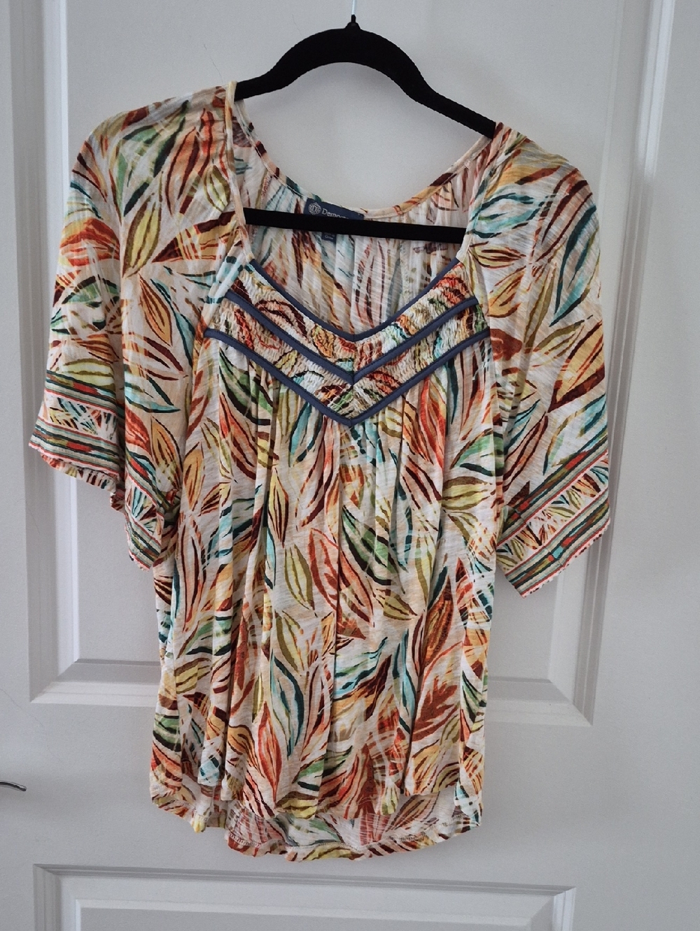 Democracy Multicolor Leaf-Print V-Neck Tunic